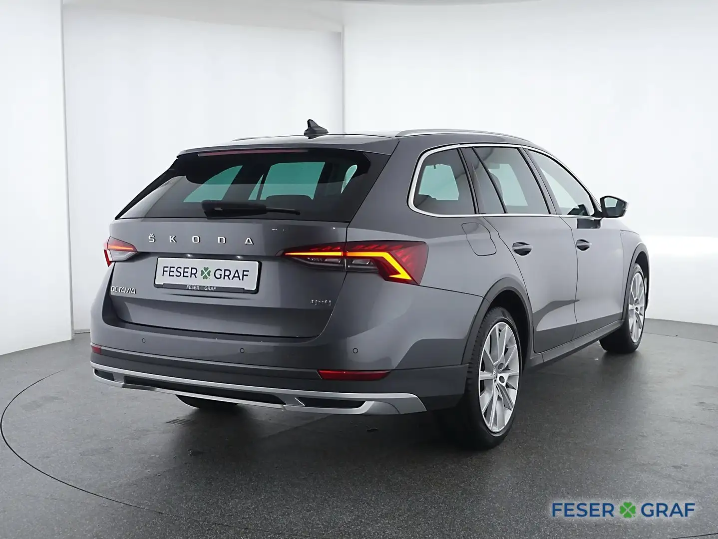 Skoda Octavia Combi 2.0 TDI Scout 4x4 DSG LED / ACC / 4x Sitzhei Grau - 2