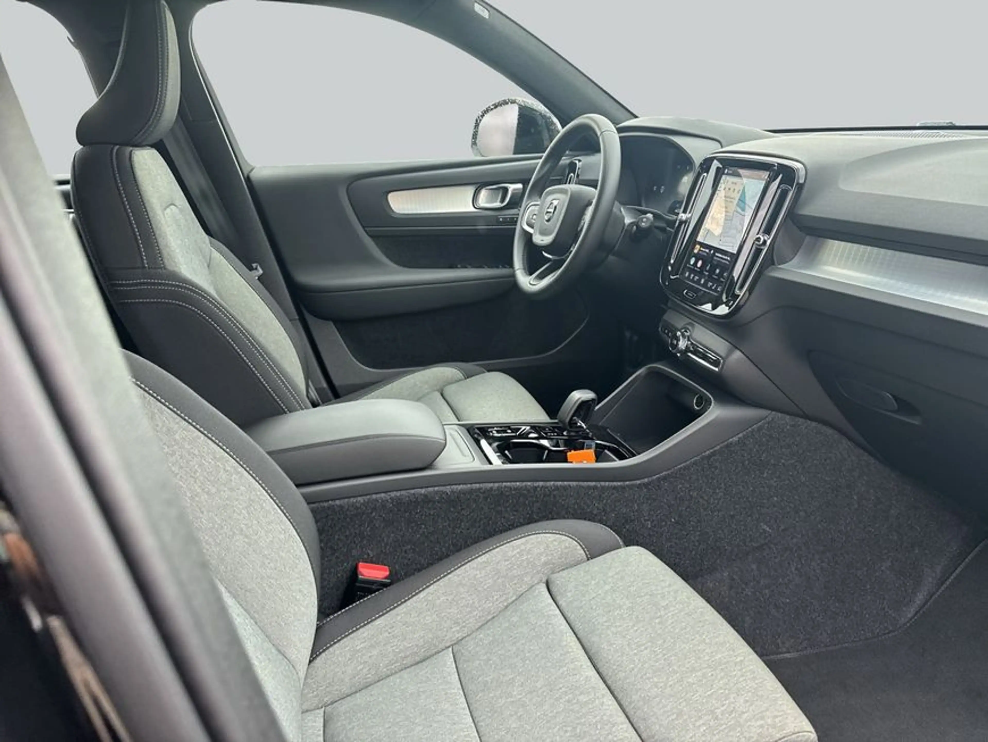 Volvo XC40 XC40 B3 B DKG Plus Black Edition — photo 12