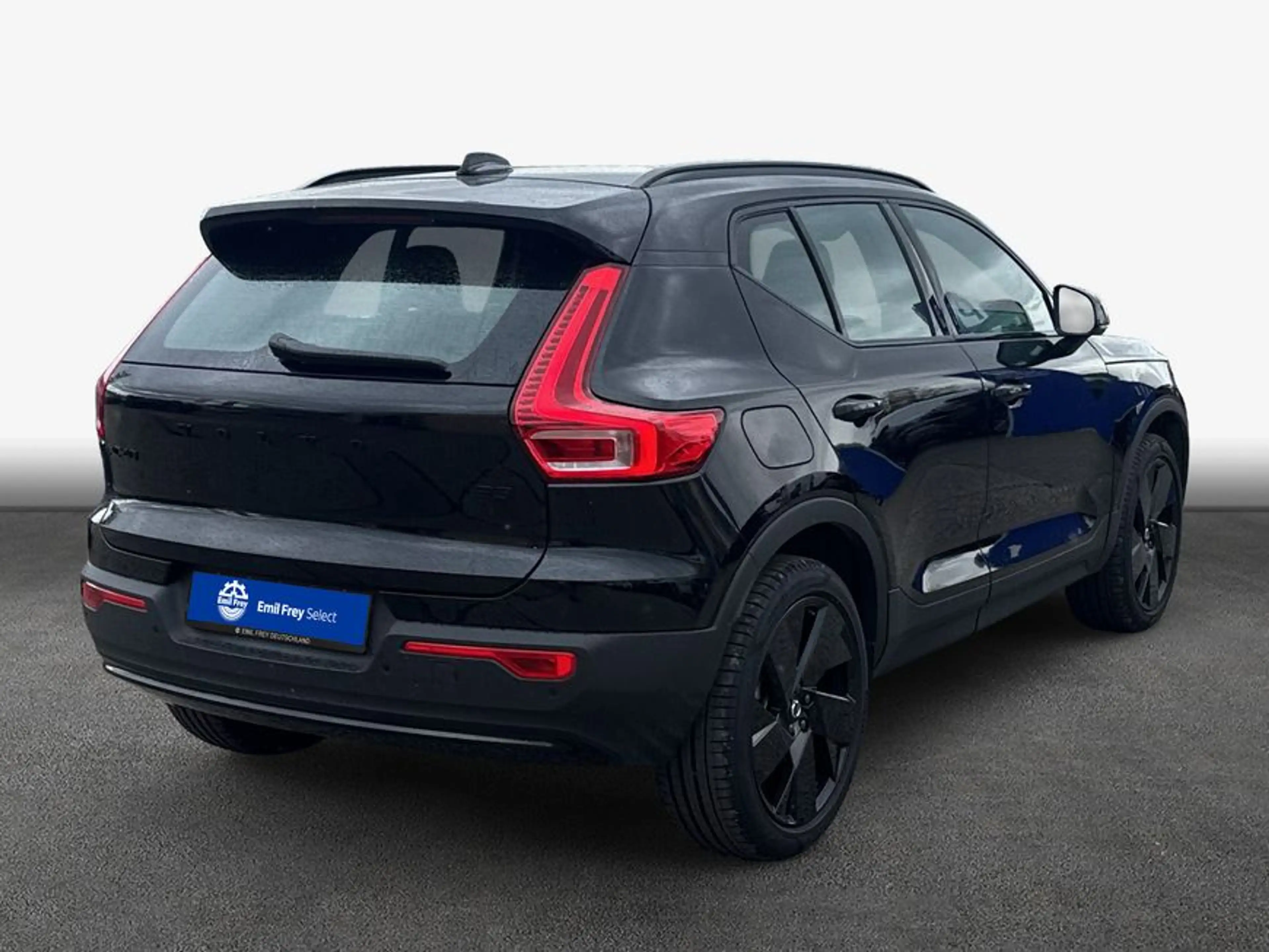 Volvo XC40 XC40 B3 B DKG Plus Black Edition — photo 2