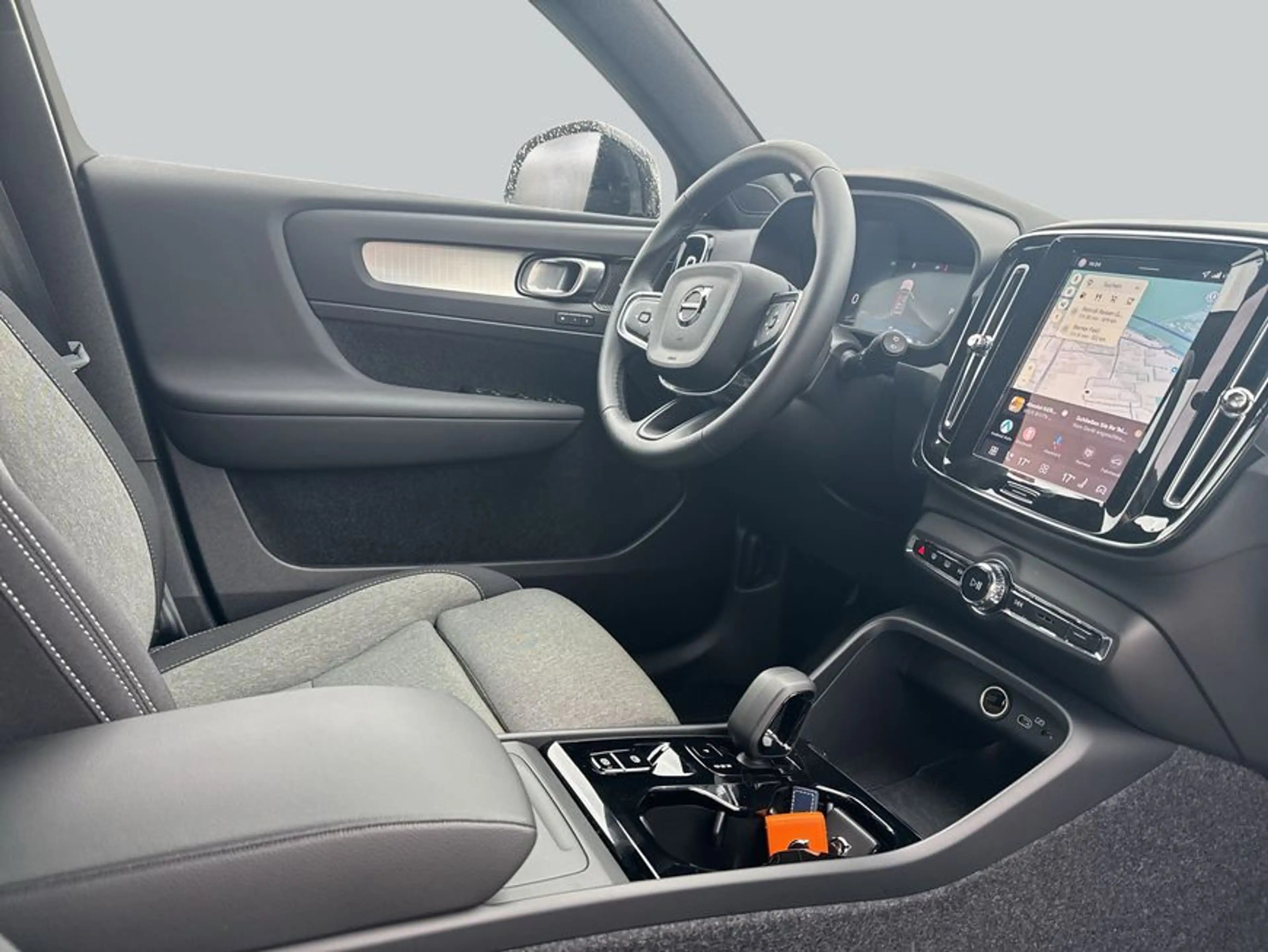 Volvo XC40 XC40 B3 B DKG Plus Black Edition — photo 15