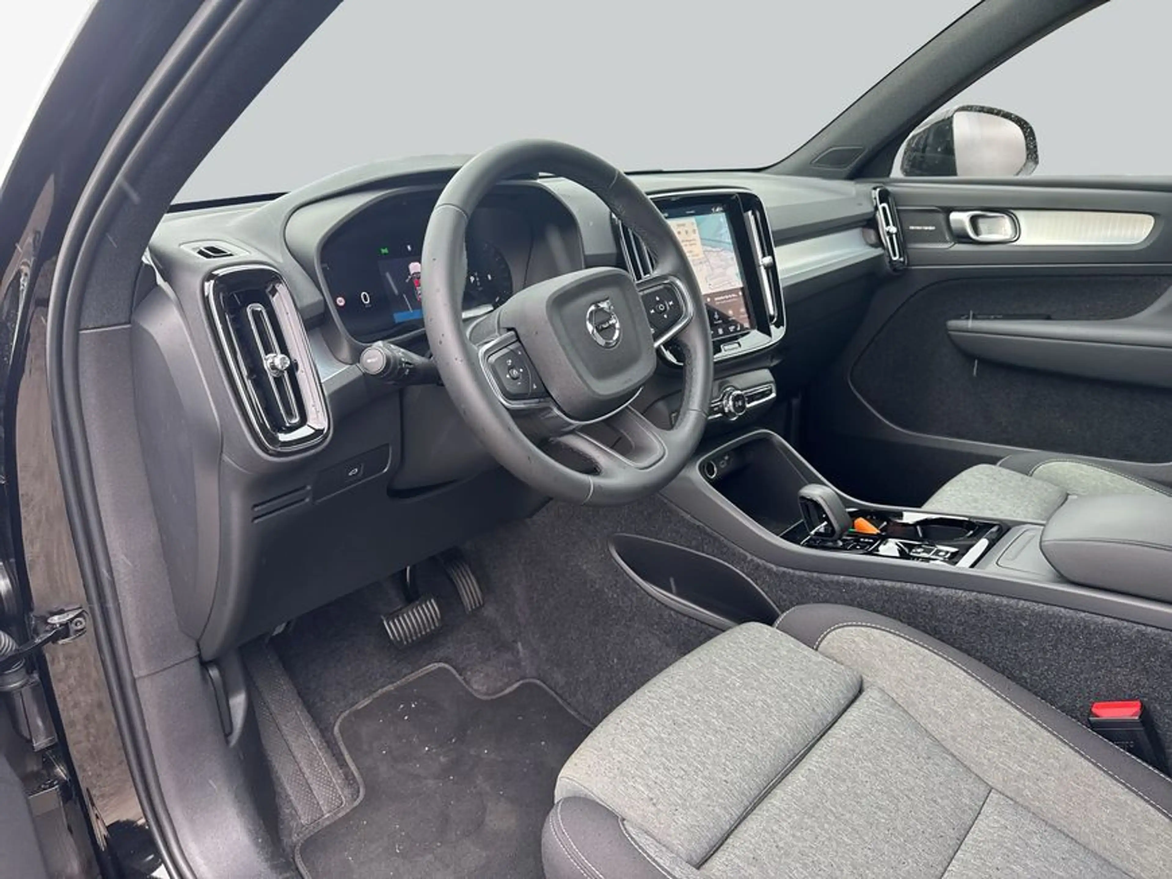 Volvo XC40 XC40 B3 B DKG Plus Black Edition — photo 10