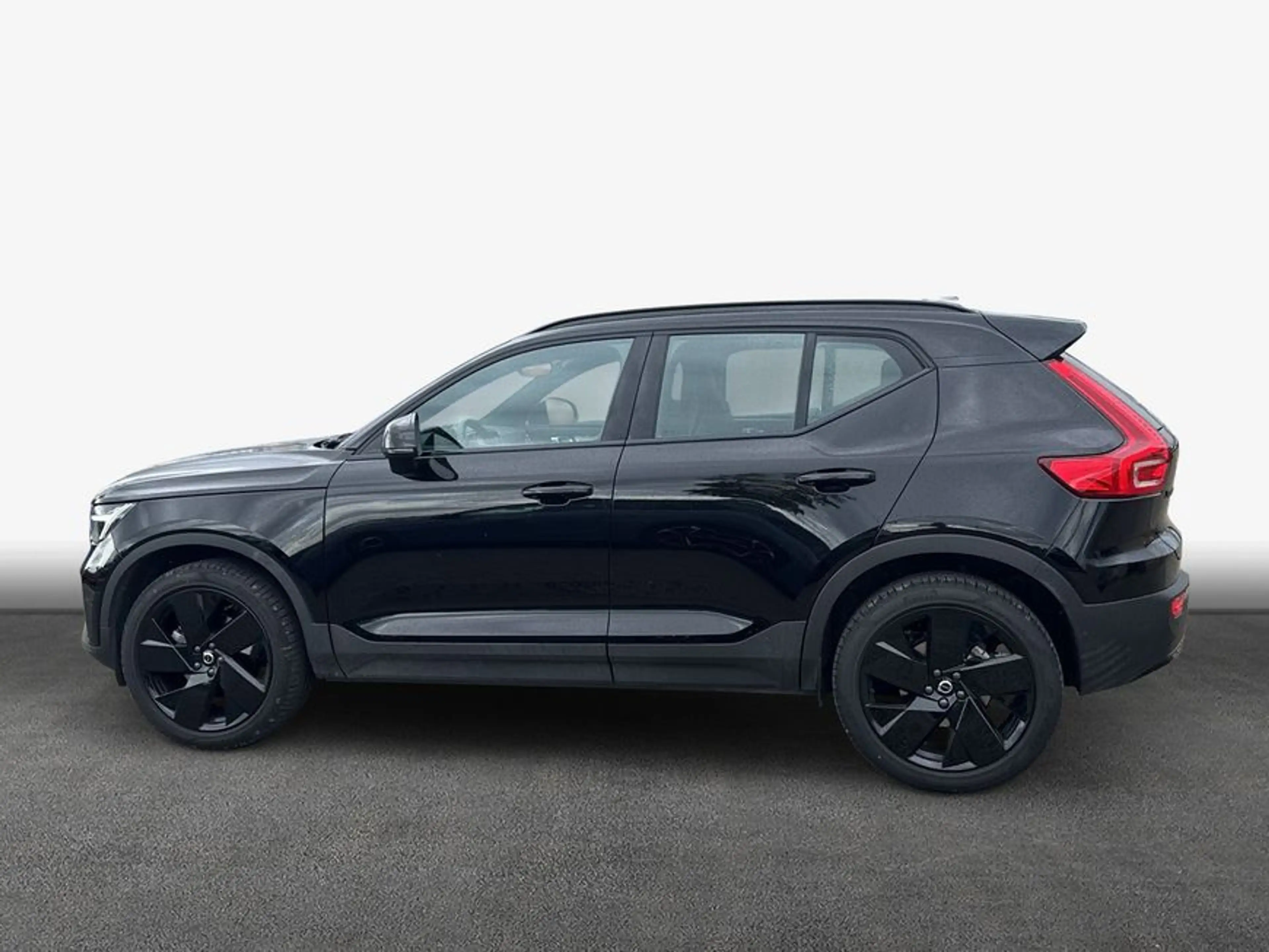 Volvo XC40 XC40 B3 B DKG Plus Black Edition — photo 4