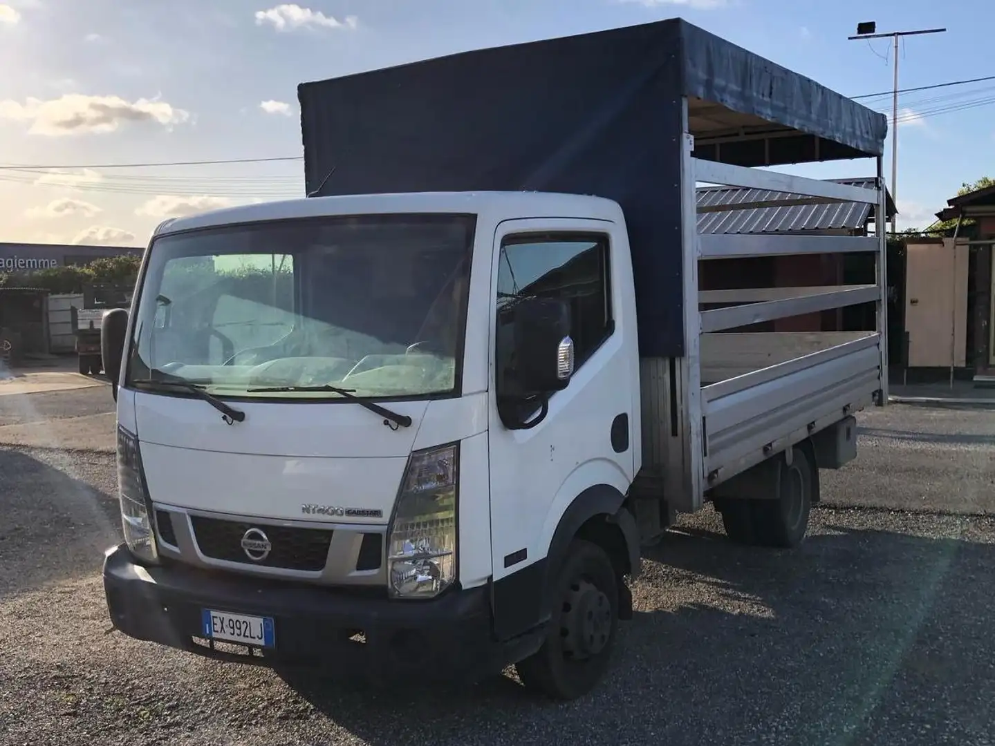 Nissan Cabstar NT400 CABSTAR 35.12 Biały - 2