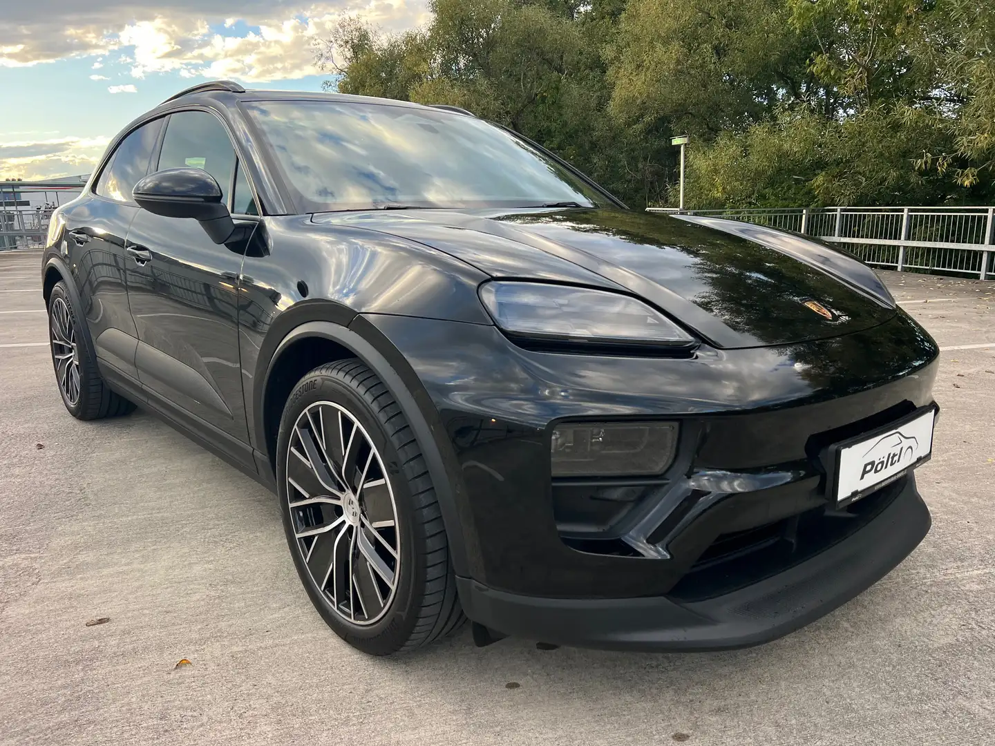 Porsche Macan 4 PANO SPORT CHRONO 18 WEGE SITZE 21" MWST TOP! - 1