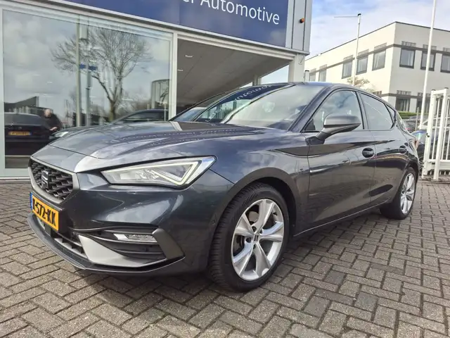 SEAT Leon 1.5 eTSI FR Launch Edition / automaat / navigatie