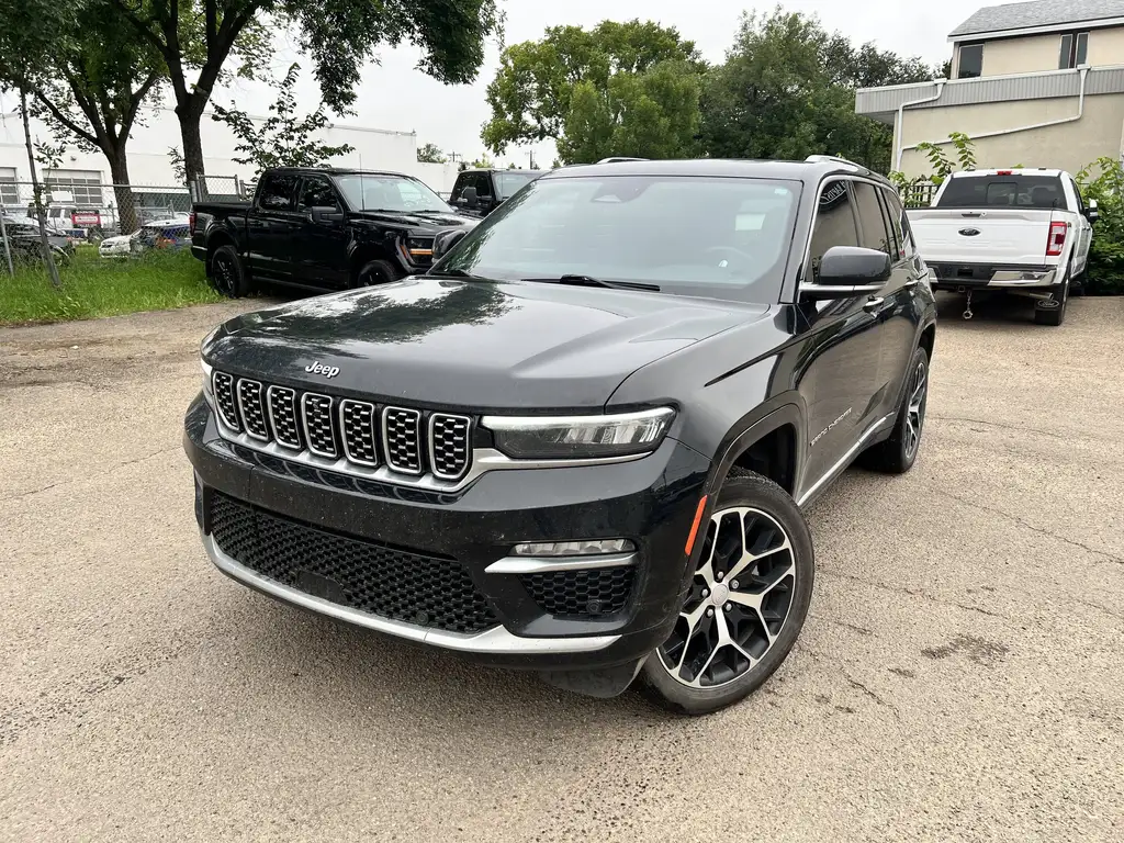 2023 Jeep Grand Cherokee Summit Reserve | Rear Entertainment | Luxury Tech — photo 2
