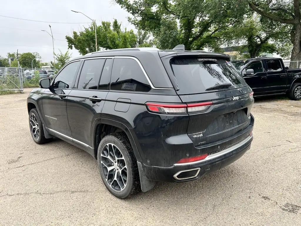 2023 Jeep Grand Cherokee Summit Reserve | Rear Entertainment | Luxury Tech — photo 6