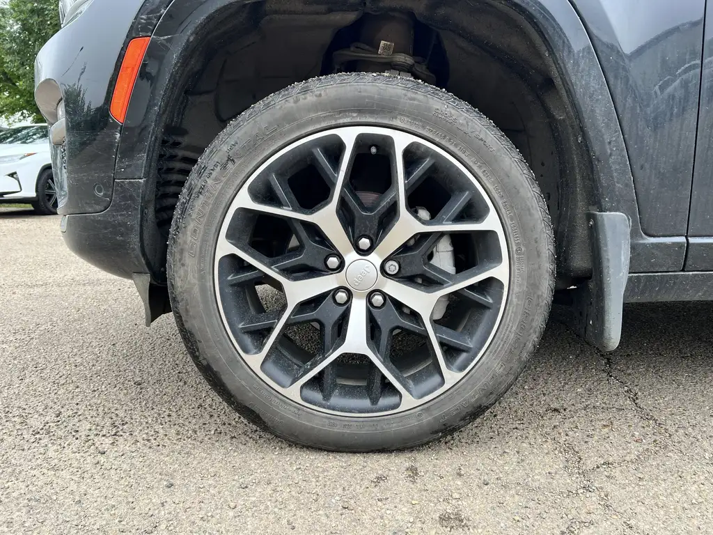 2023 Jeep Grand Cherokee Summit Reserve | Rear Entertainment | Luxury Tech — photo 4