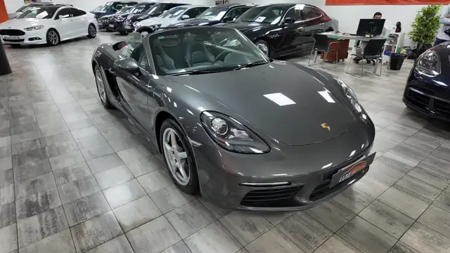 Porsche Boxster view 8
