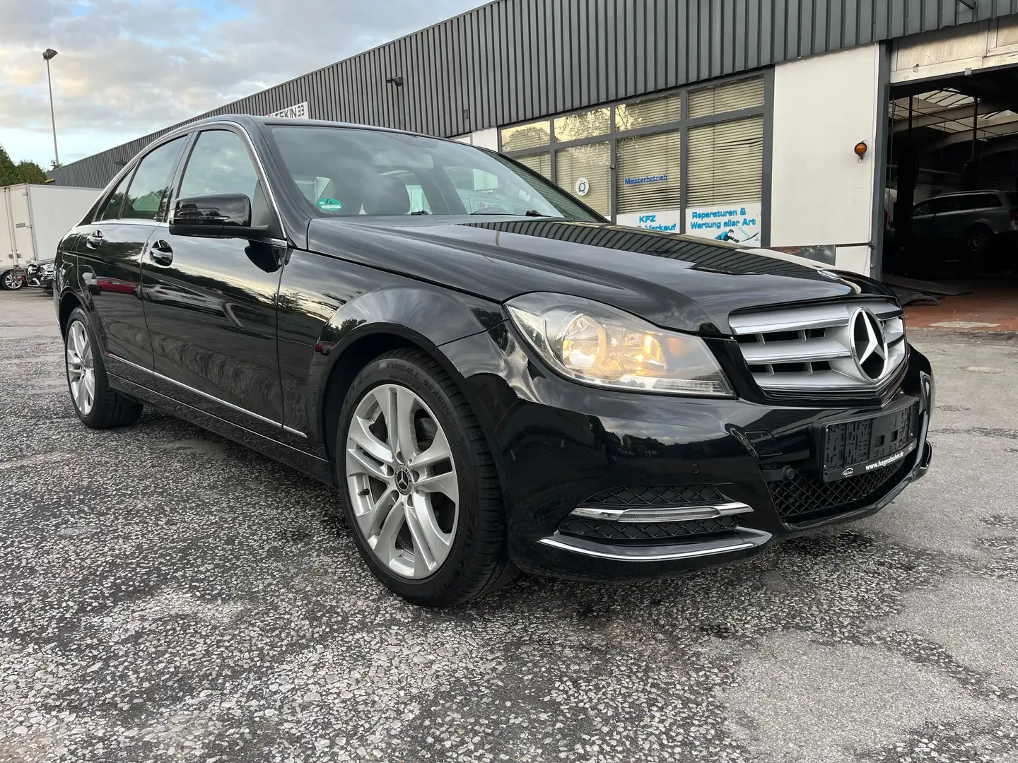 Mercedes-Benz C 180 C 180 CGI BlueEfficiency (204.031) Černá - 2