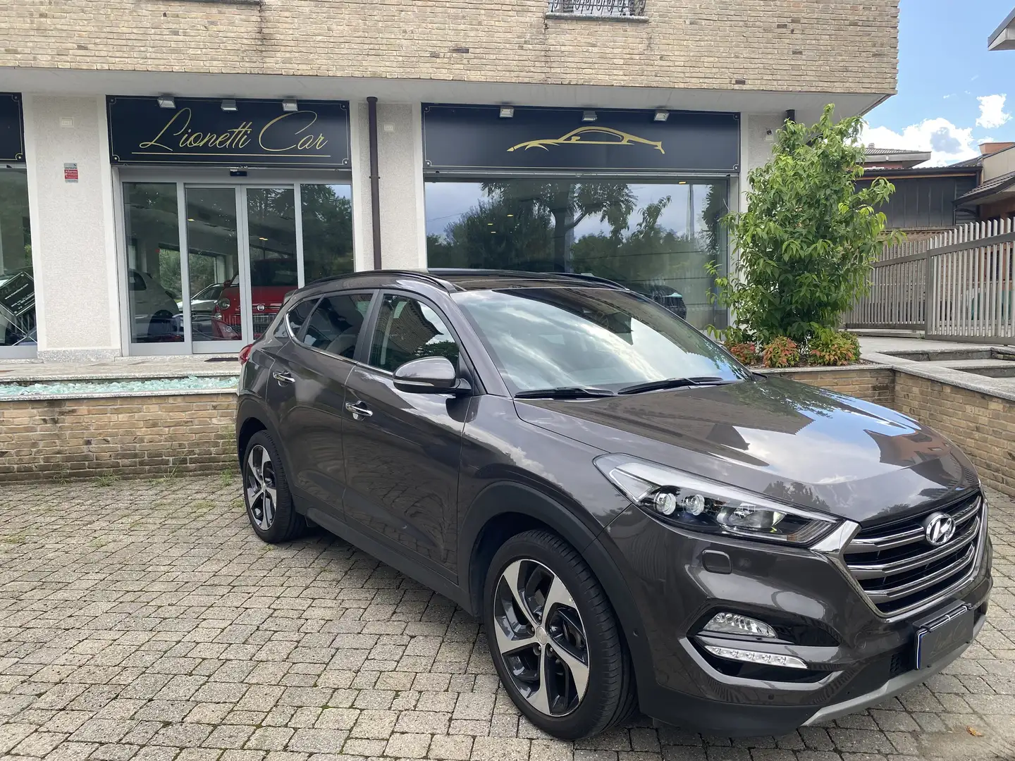 Hyundai TUCSON Tucson II 2015 1.7 crdi Xpossible 2wd 141cv dct Gri - 1