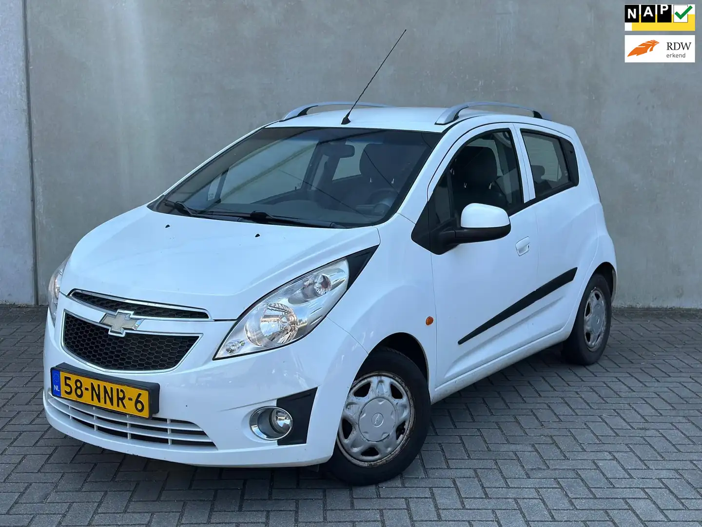 Chevrolet Spark 1.0 16V LS Ori NL NAP Airco Elek pakket Bianco - 1