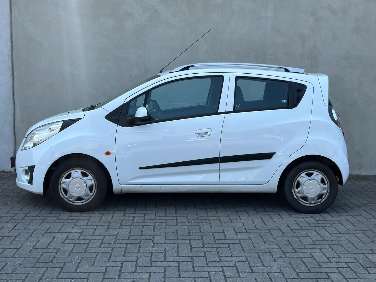Chevrolet Spark 1.0 16V LS Ori NL NAP Airco Elek pakket Bianco - 2