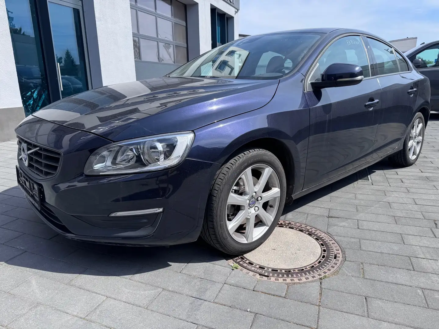 Volvo S60 D3 Automatik - LED + NAVI Blau - 1