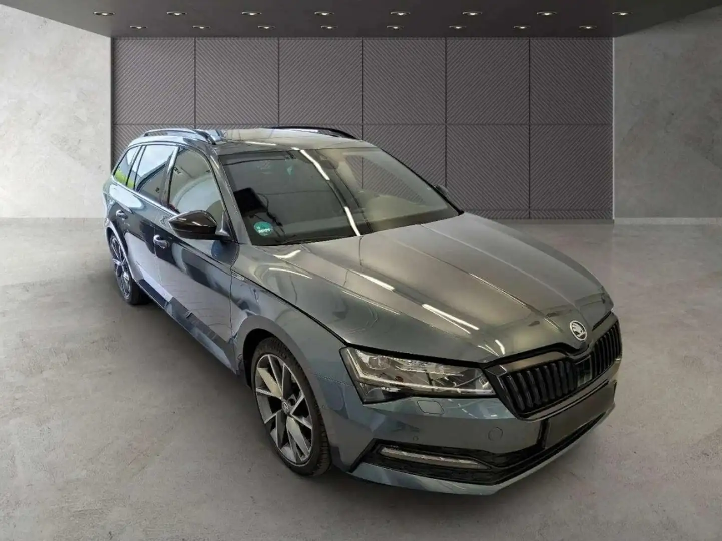 Skoda Superb Combi 2.0 TDI 4x4 Sportline *AHK*PANO*MATRIX*KAMER Grau - 2