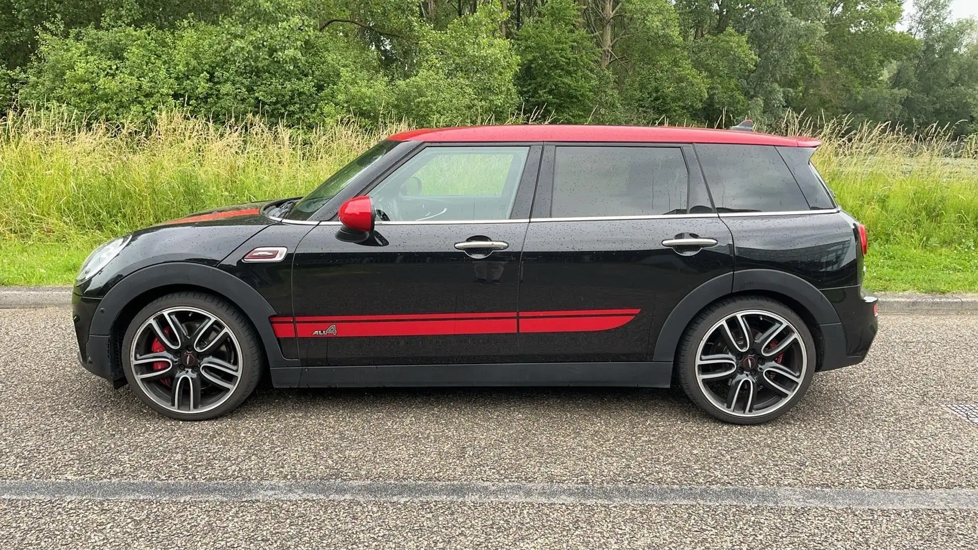 MINI John Cooper Works Clubman Mini 2.0 ALL4 Chili | 230pk | Panoramadak | Naviga Zwart - 2