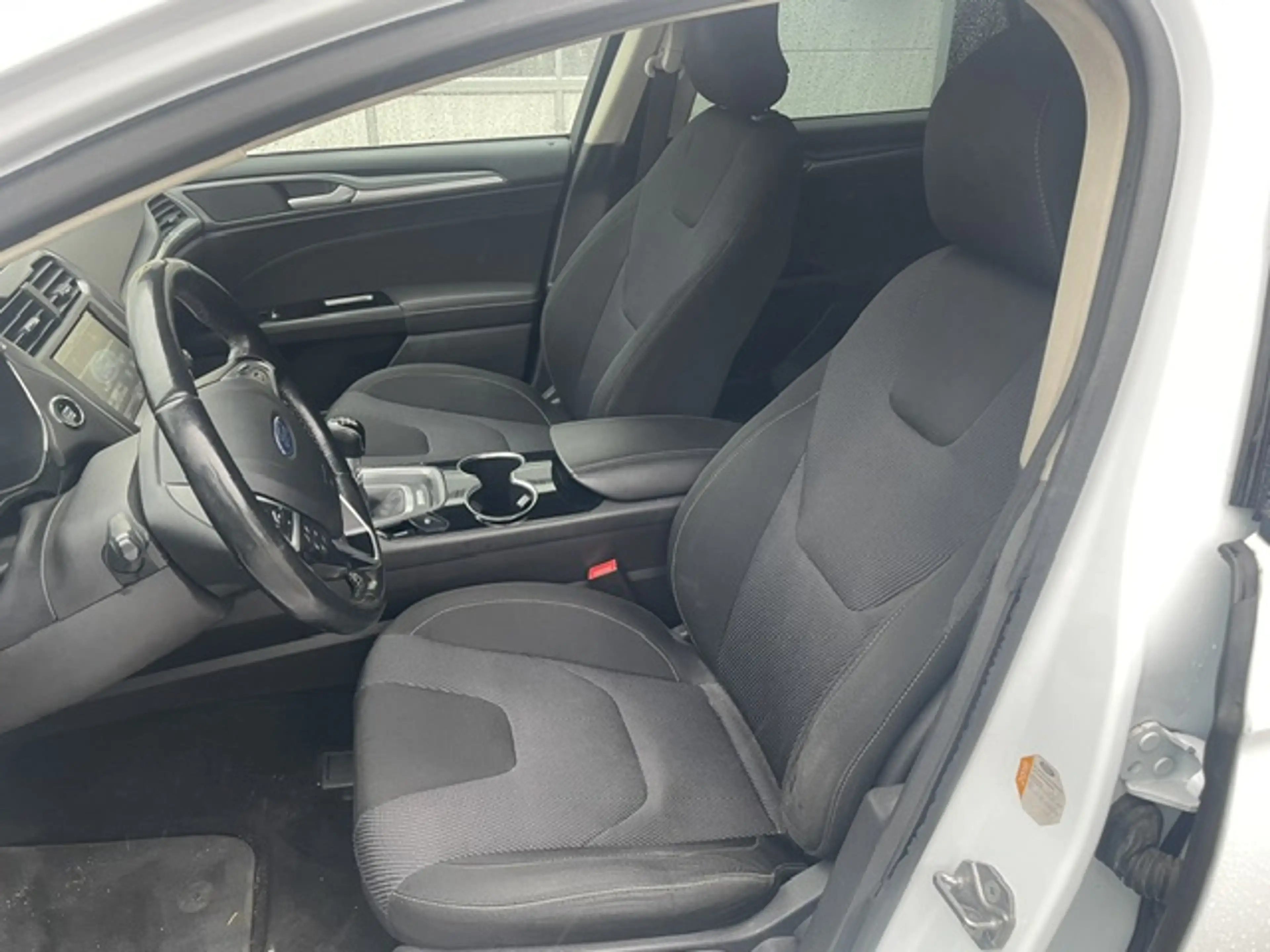 Ford Mondeo Titanium Winterpaket , LED — photo 8