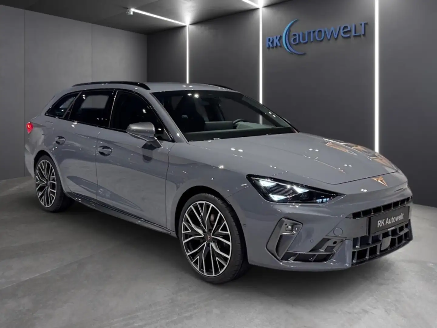 CUPRA Leon Sportstourer 1.5 e-Hybrid VZ Sennheiser AHK Gris - 2