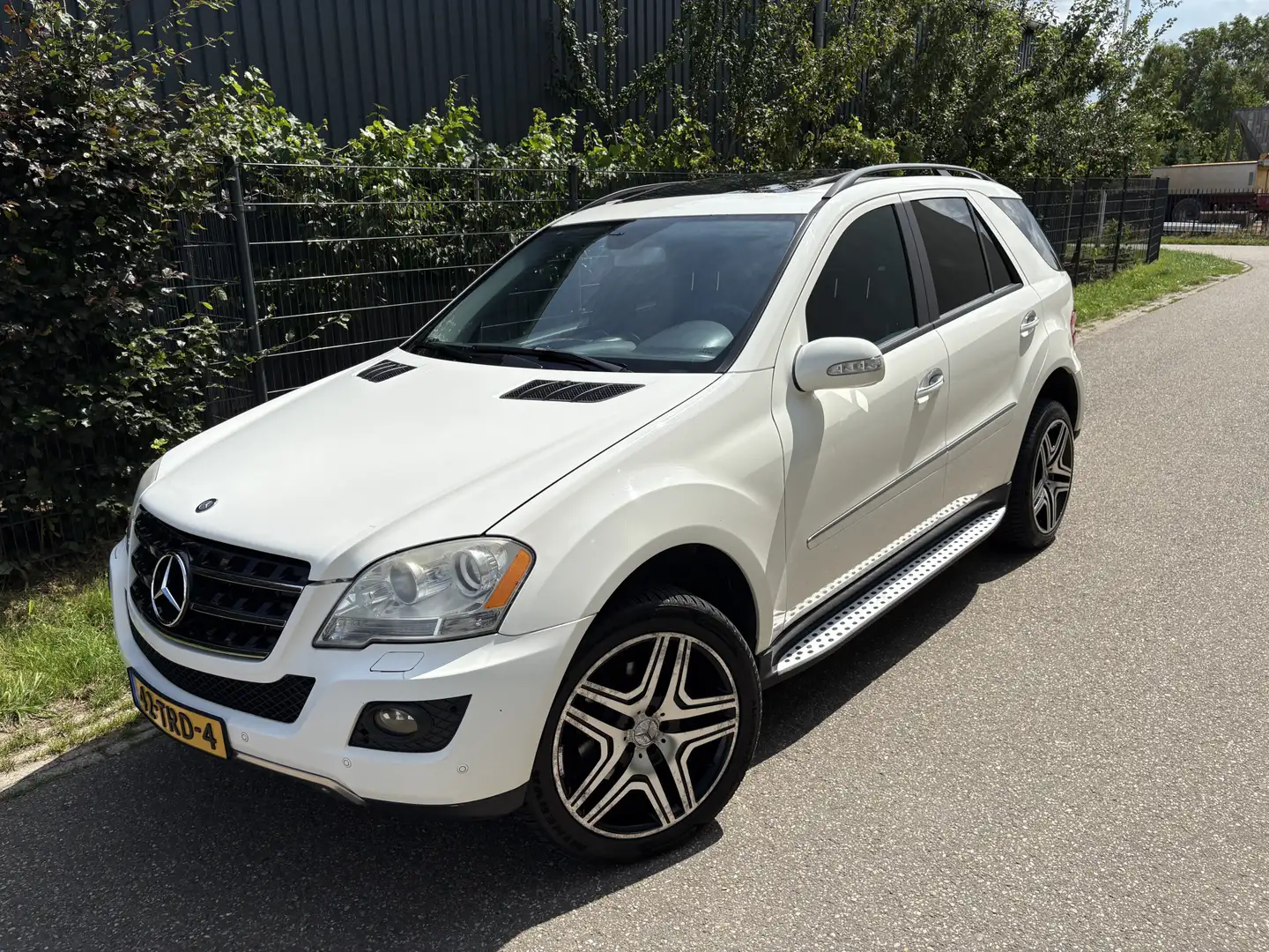 Mercedes-Benz ML 500 M-klasse / AUTOMAAT / NAVI / SCHUIFDAK / YOUNGTIME Wit - 2
