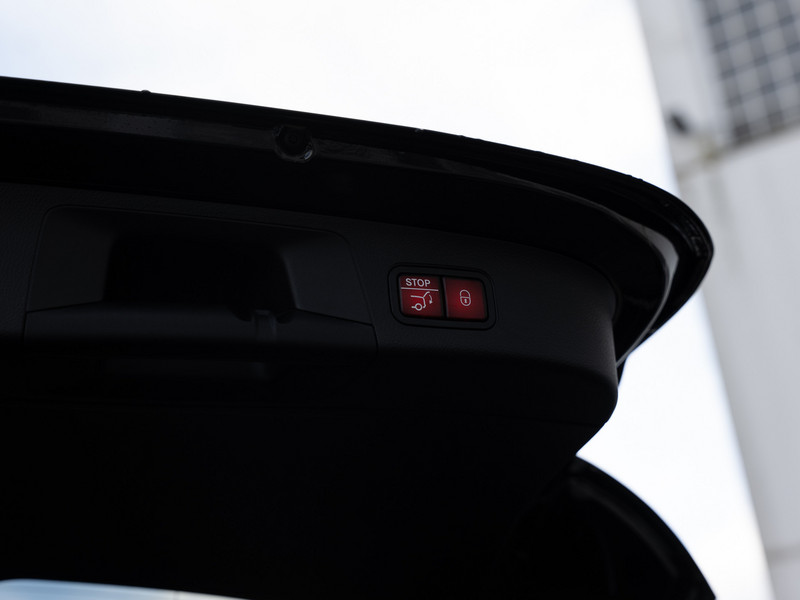 Mercedes-Benz GLA 200 AMG-Sport/MLB/360/Pano/AHK/Night/Distr — photo 8