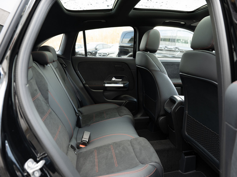 Mercedes-Benz GLA 200 AMG-Sport/MLB/360/Pano/AHK/Night/Distr — photo 5