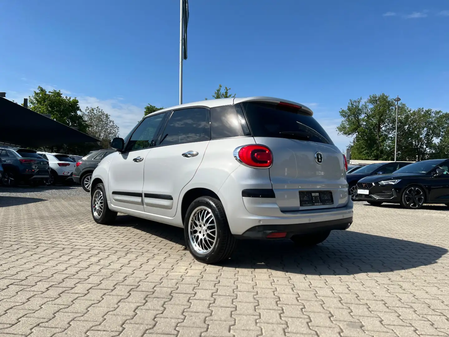 Fiat 500L 1.3 Multijet 16V 120th *PDC Pano Klima Alu* Silber - 2