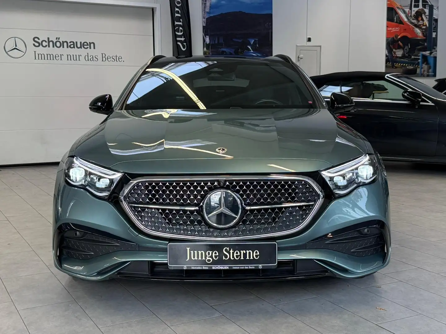 Mercedes-Benz E 300 e T AMG+PANO+DISTR+HUD+AHK+BURM4D+DIGITAL Silber - 2