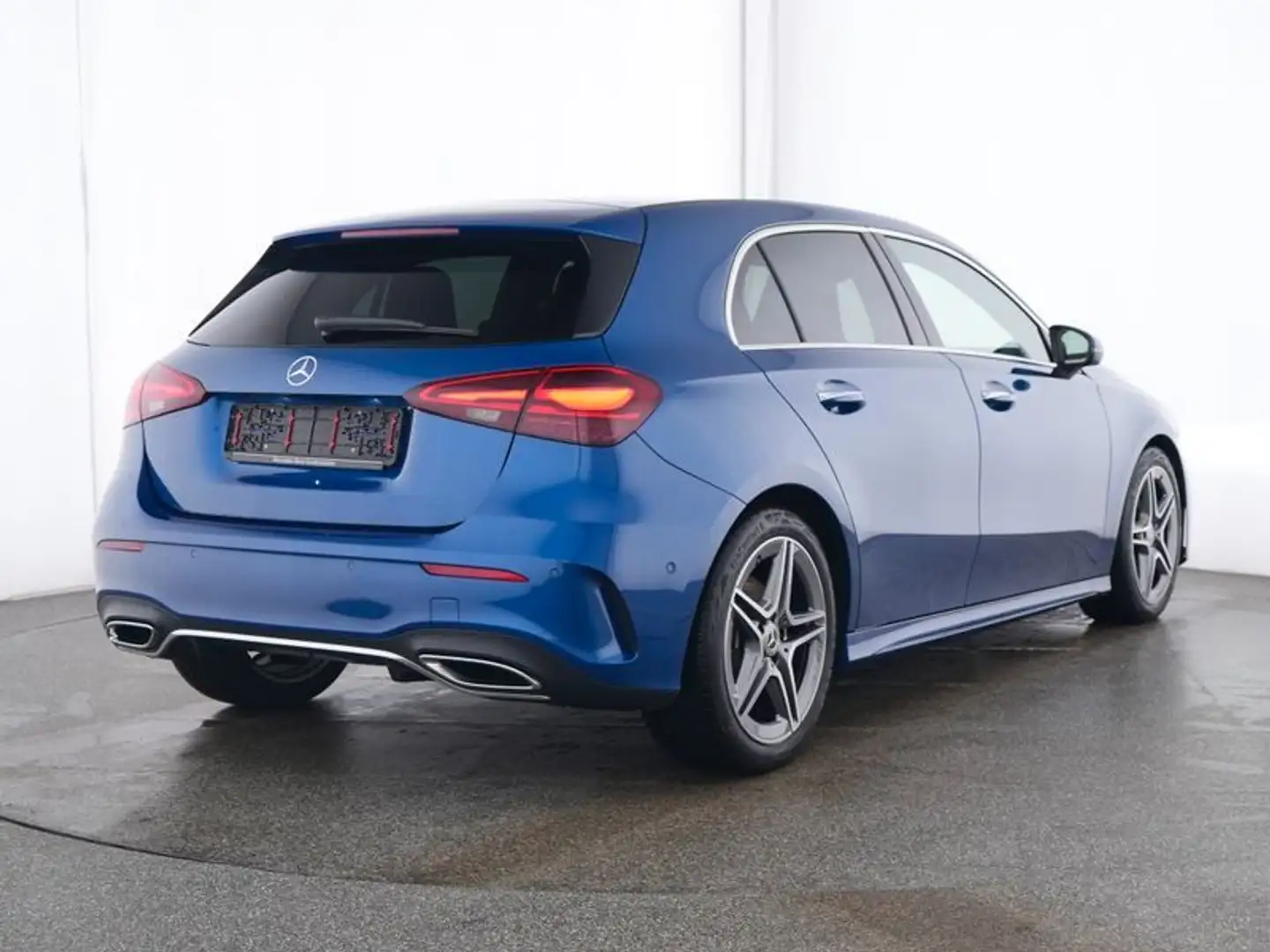 Mercedes-Benz A 200 AMG Line Adv+ AHK Totwinkel Winter Kamera Blau - 2