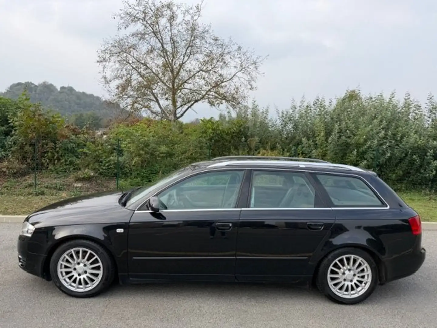 Audi A4 Avant Avant 2.0 tdi Schwarz - 1
