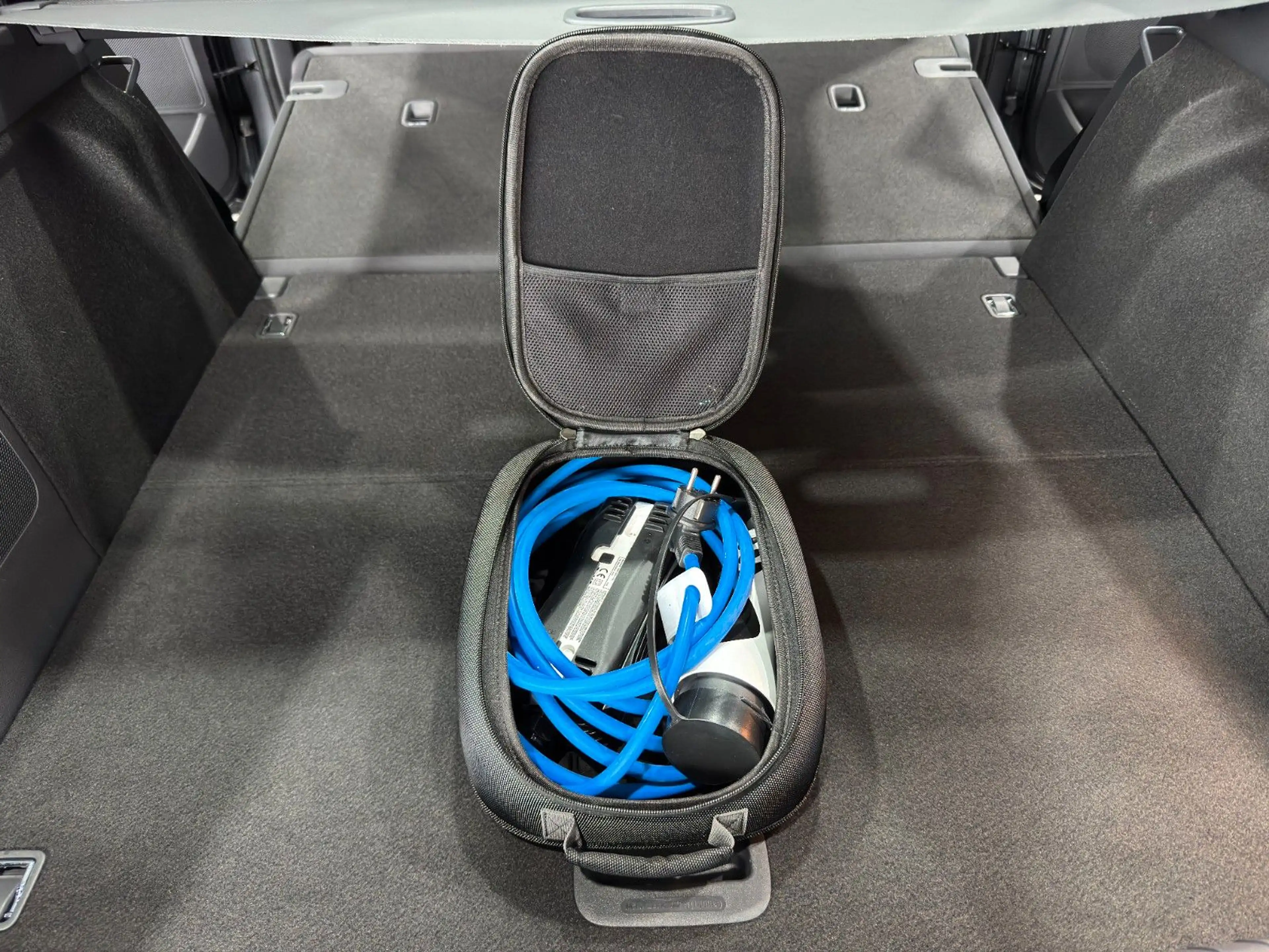 Hyundai IONIQ /Style/Elektro/SHZ/NAVI/ELEKTRO/LENKRADHEIZ — photo 6