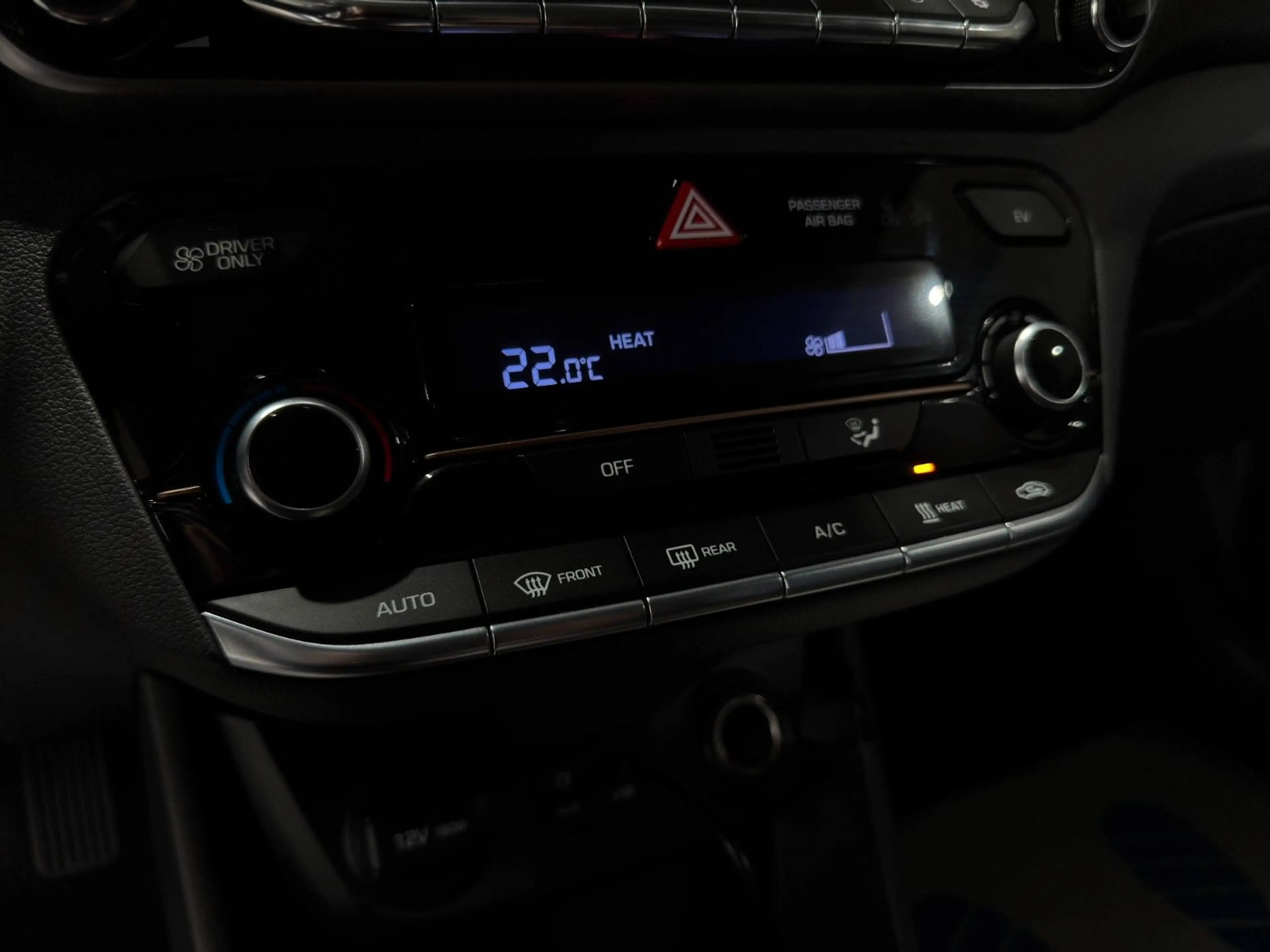 Hyundai IONIQ /Style/Elektro/SHZ/NAVI/ELEKTRO/LENKRADHEIZ — photo 15