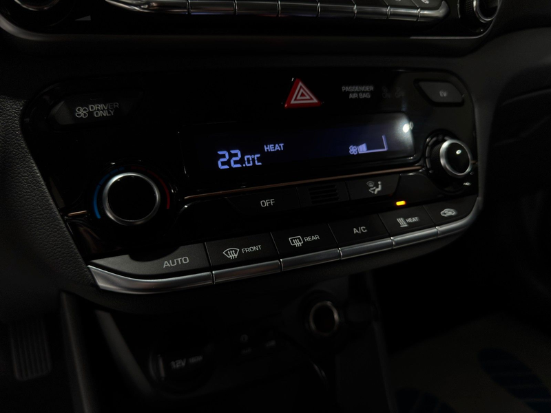 Hyundai IONIQ /Style/Elektro/SHZ/NAVI/ELEKTRO/LENKRADHEIZ — photo 15