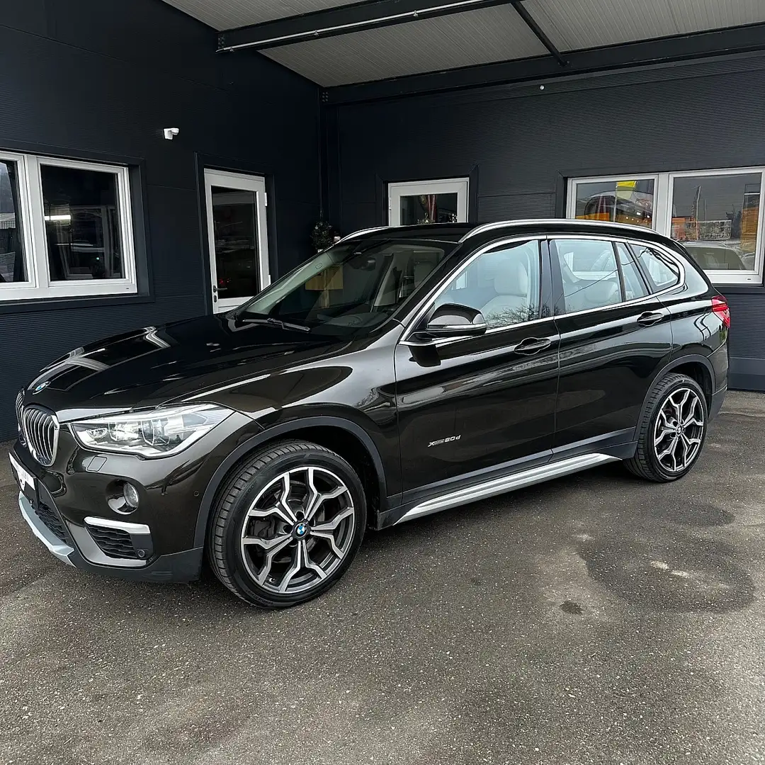 BMW X1 xDrive 20d Aut. Brun - 2