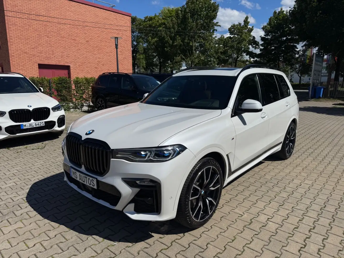 BMW X7 xDriv 40 d MSport*SoftC*Panorama*360°*HeadUP Weiß - 1
