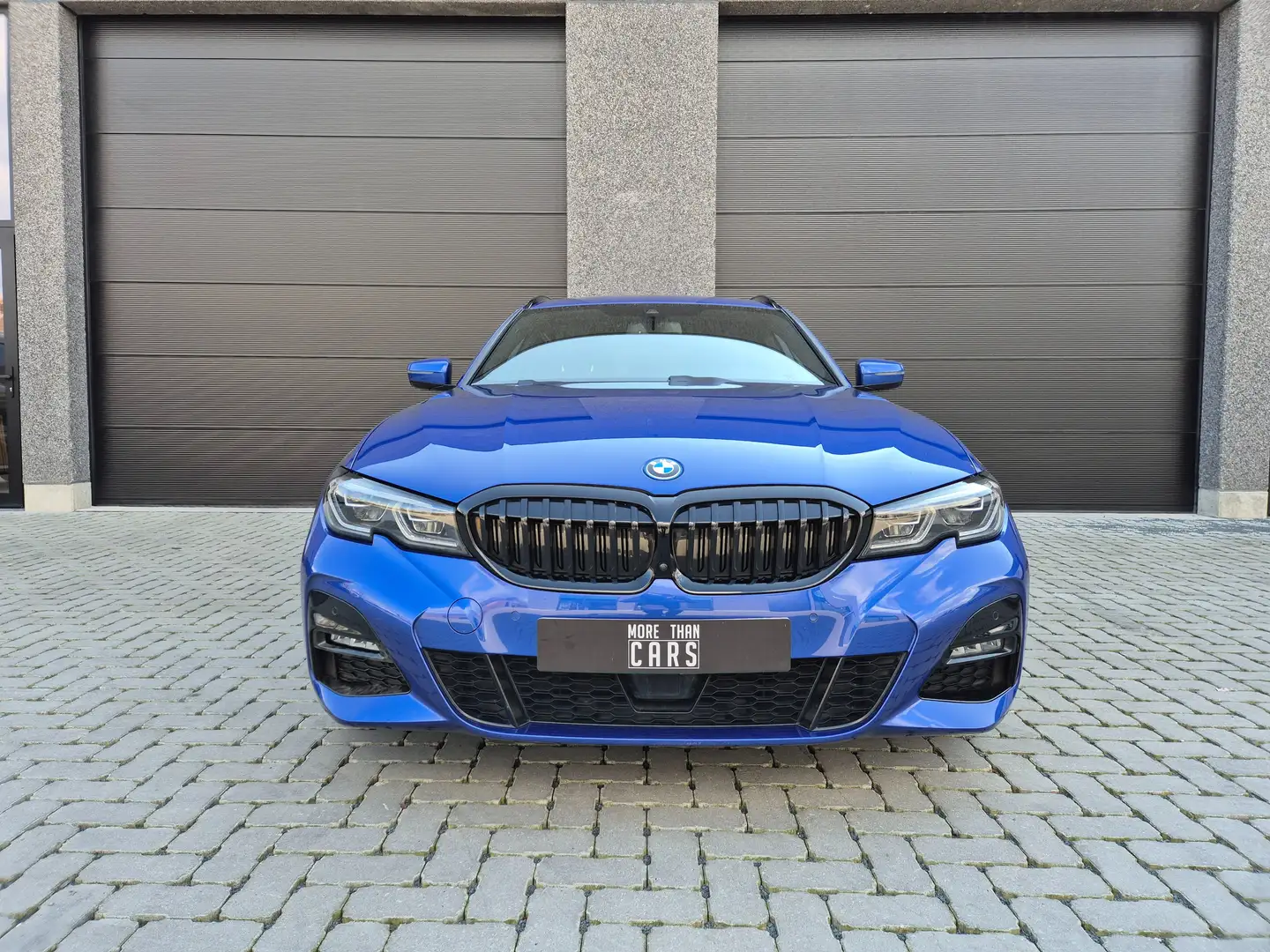 BMW 330 e xDrive touring M-sport Laser 360cam HUD ACC HIFI Blauw - 2