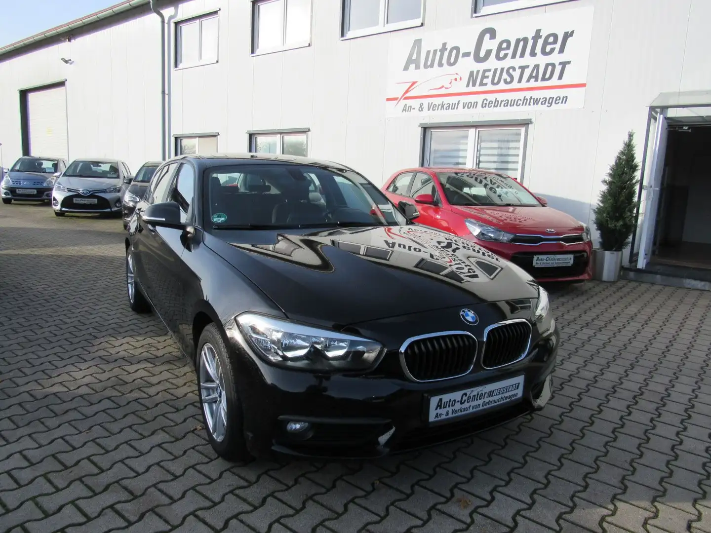 BMW 118 1 Lim. 5-trg. 118i Advantage, PDC, SH, ALU.. Negro - 2