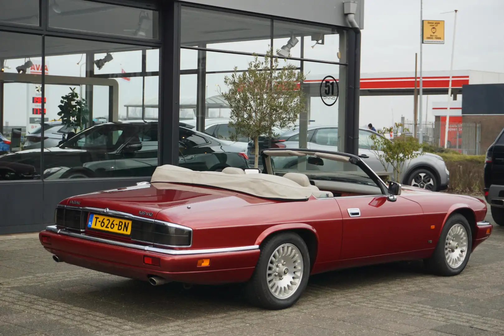 Jaguar XJS 6.0 V12 Convertible Red - 2