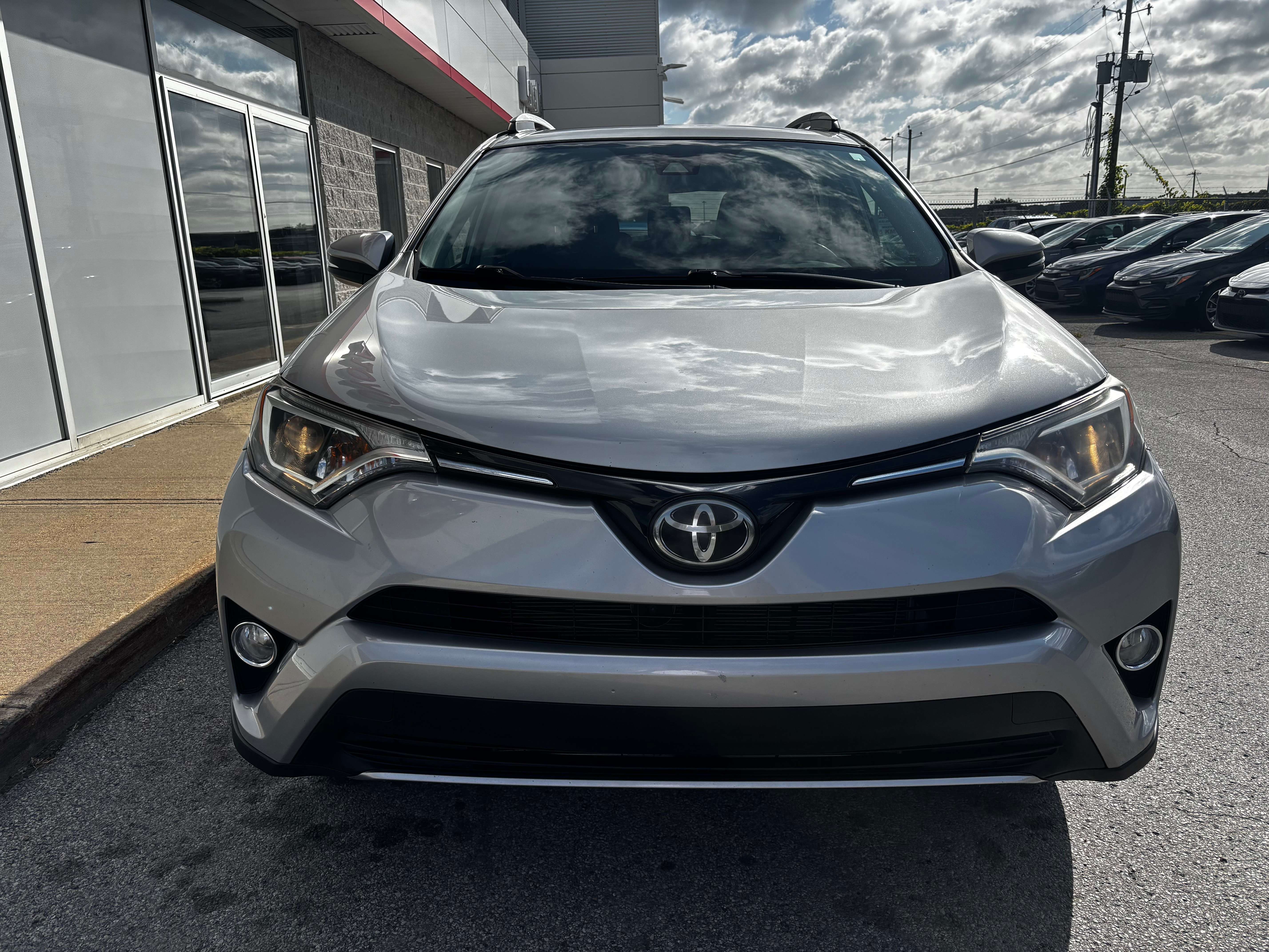 2017 Toyota RAV4 XLE — снимка 1