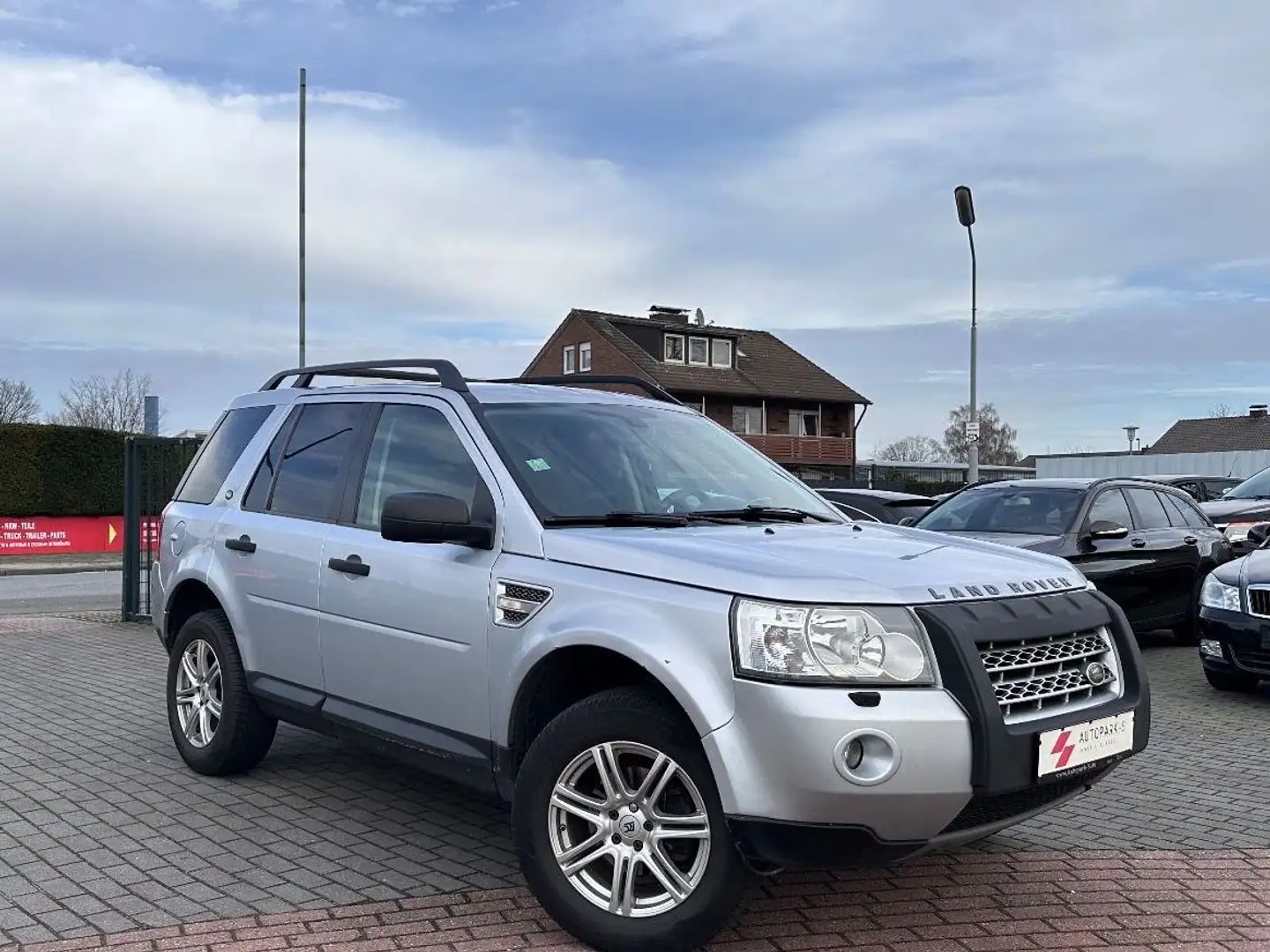 Land Rover Freelander 2 TD4 E 2.2 | AUTOMATIK |TÜV/AU 08/27 Silber - 1