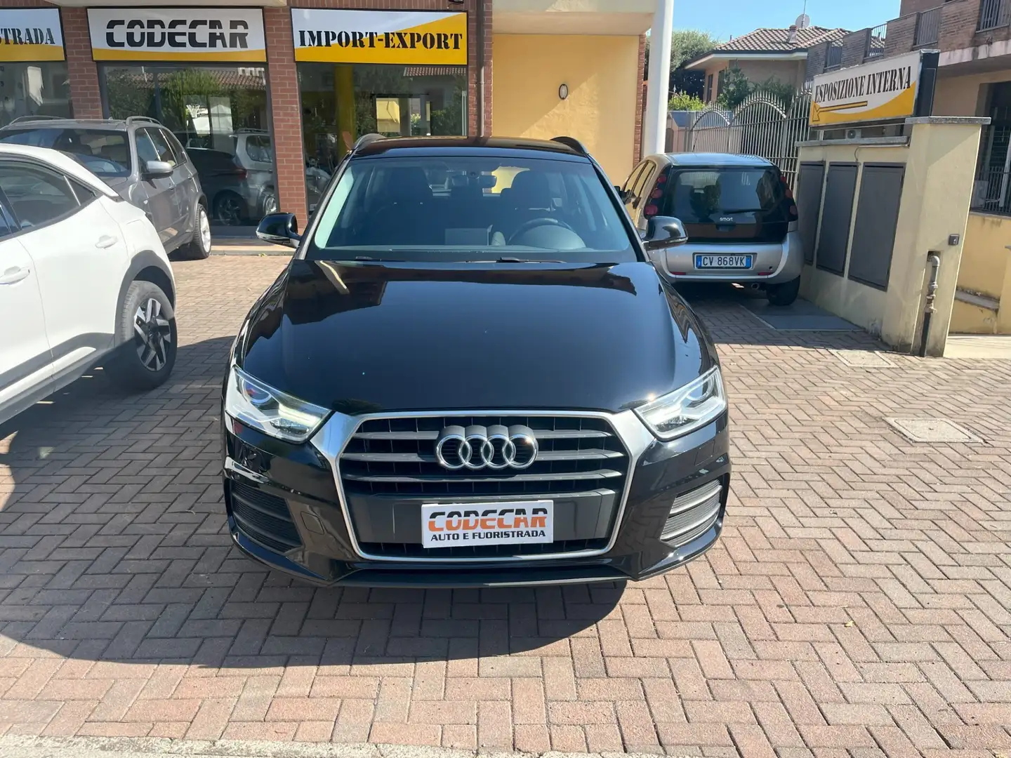 Audi Q3 2.0 TDI 150 CV Business Černá - 1