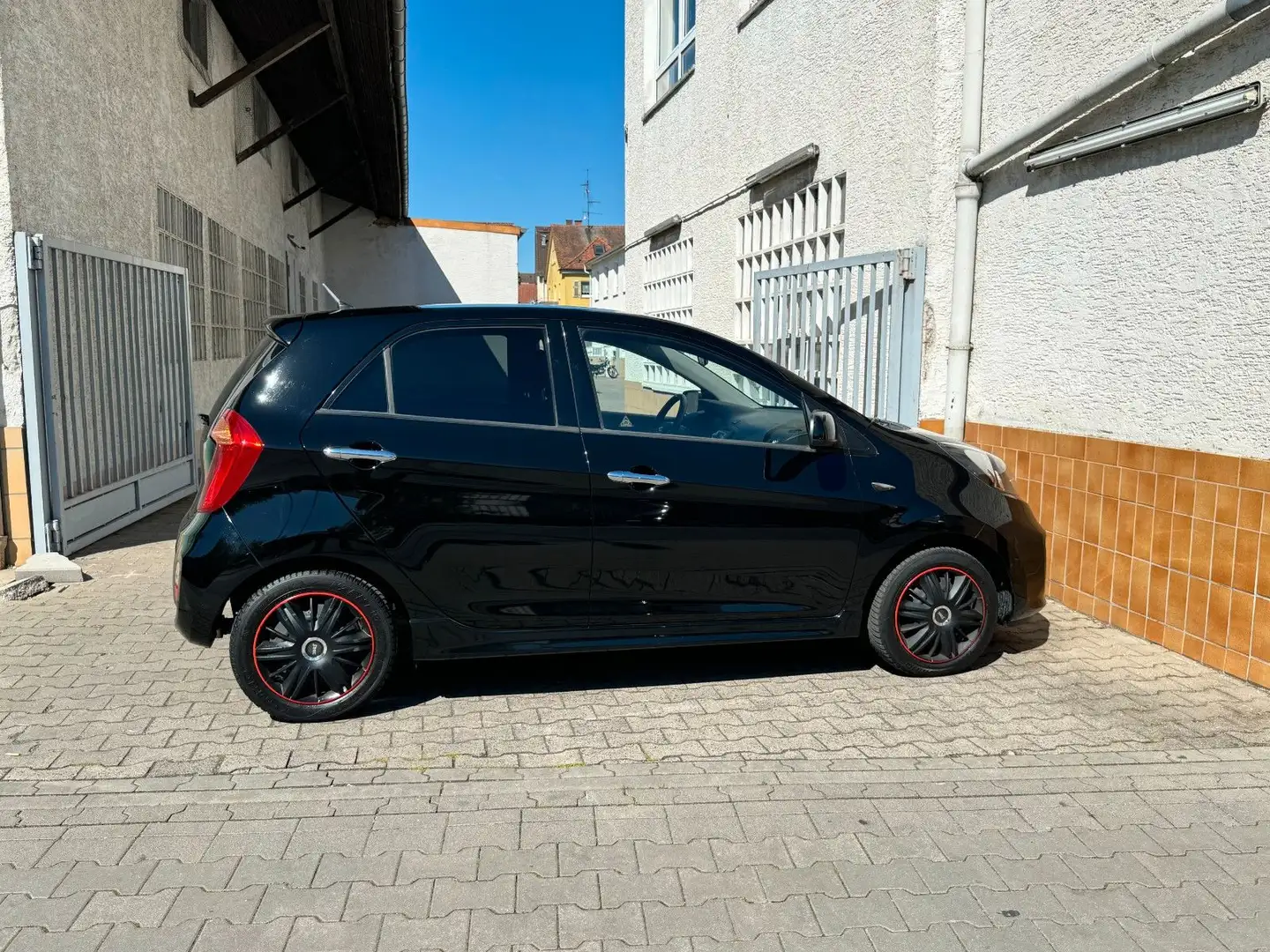 Kia Picanto 1.0 Dream Team*5-trg*Klima*SZH*Euro5*TüV Nero - 2