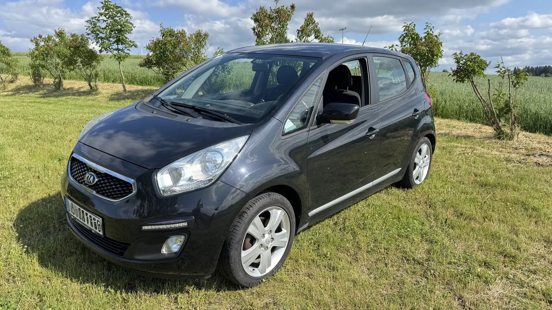 Kia Venga mega Minivan - perfekt für Stadt und Hobby - 2