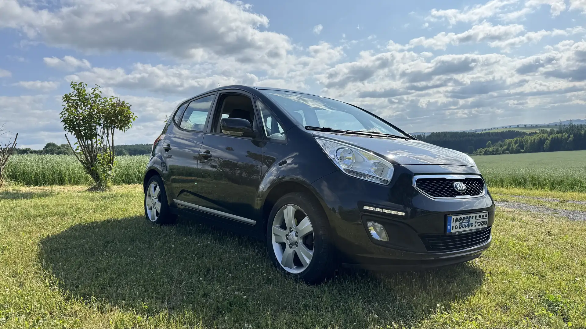 Kia Venga Venga Minivan - perfekt für Stadt und Hobby - 2