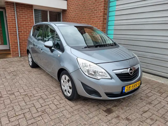 Opel Meriva view 2