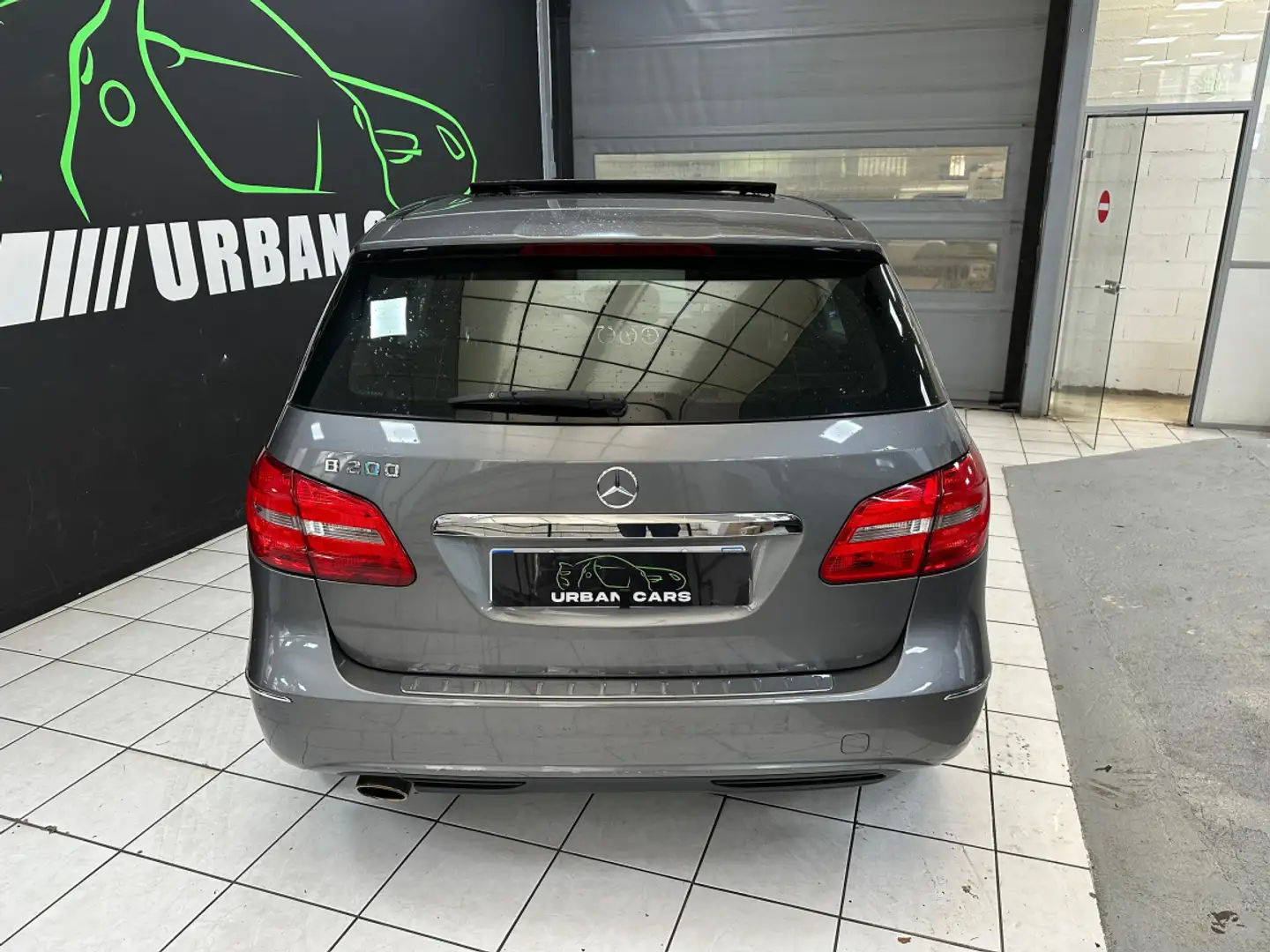 Mercedes-Benz B 200 200 Design 7-G DCT - 2