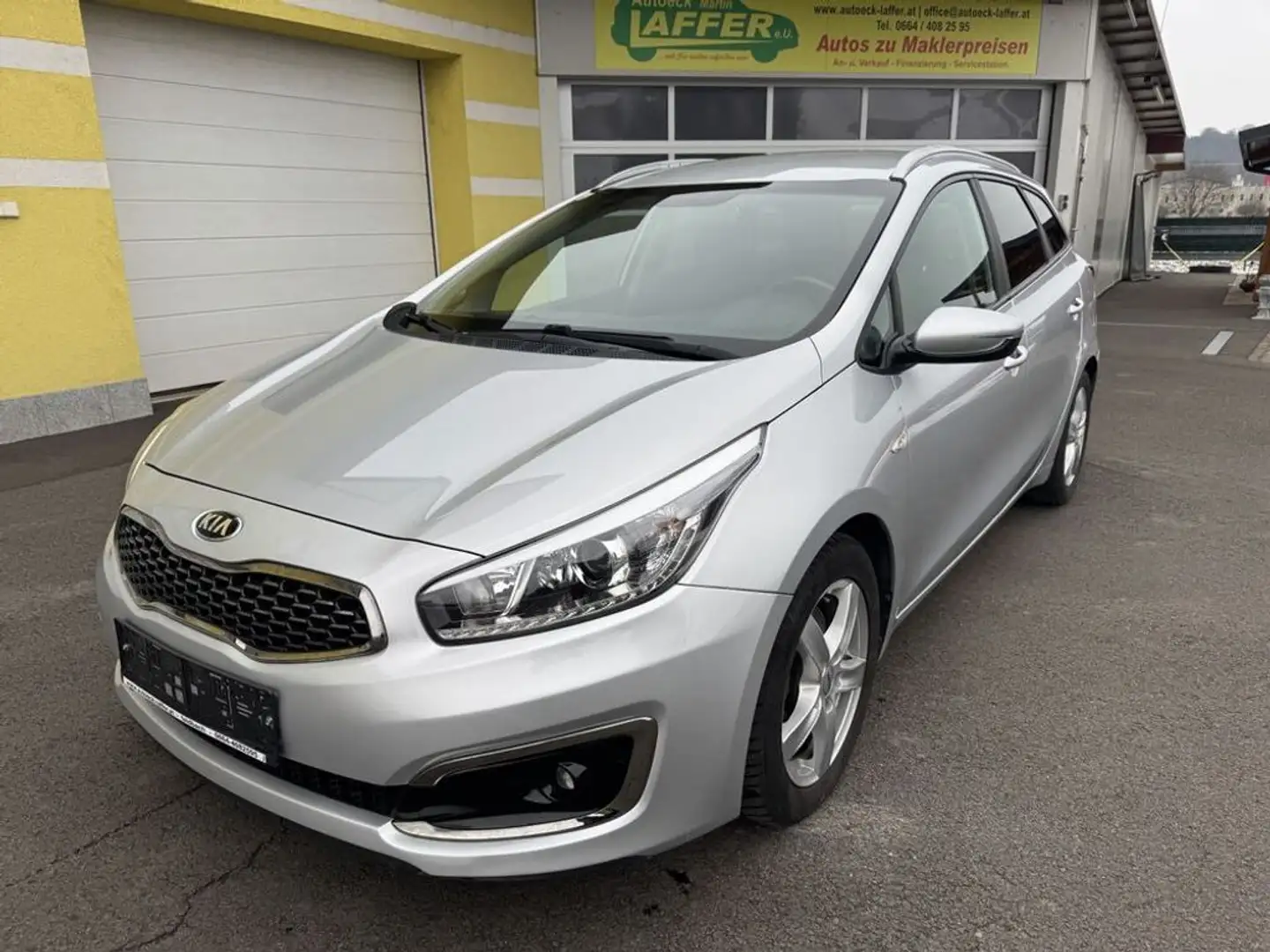 Kia Ceed / cee'd Kombi 1.4 Silber - nur 79600km! Silber - 2