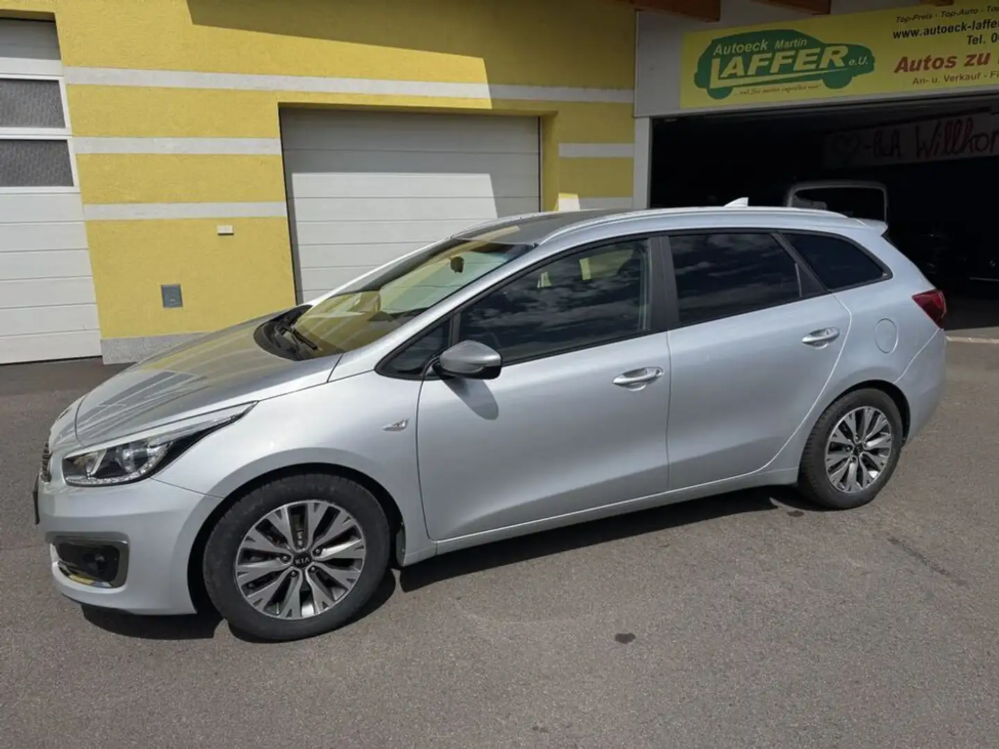 Kia Ceed / cee'd Kombi 1.4 Silber - nur 79600km! Silber - 2