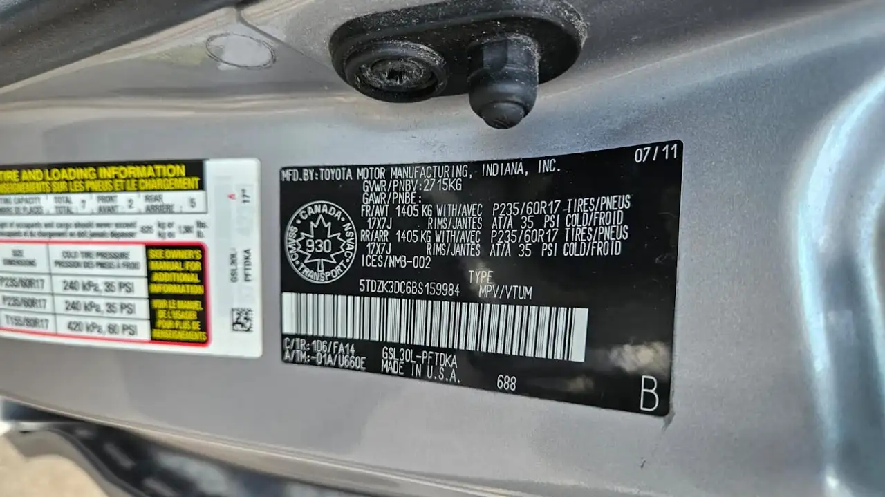 Toyota Sienna снимка Toyota Sienna