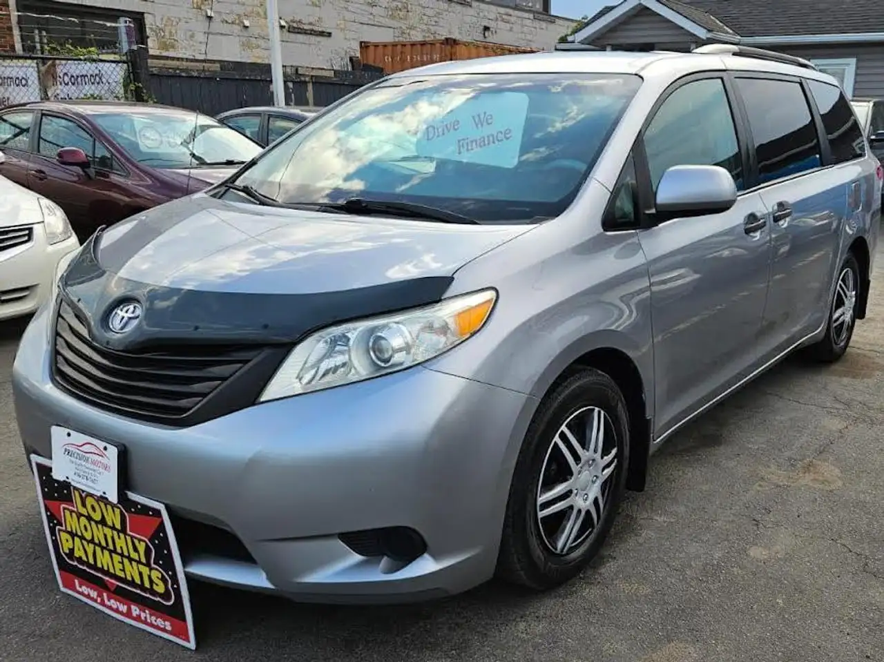 Toyota Sienna снимка Toyota Sienna