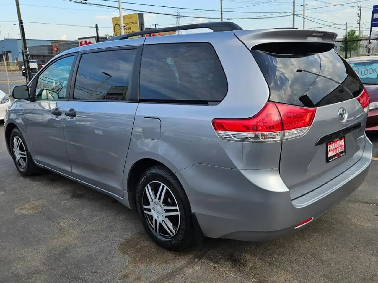 Toyota Sienna снимка Toyota Sienna